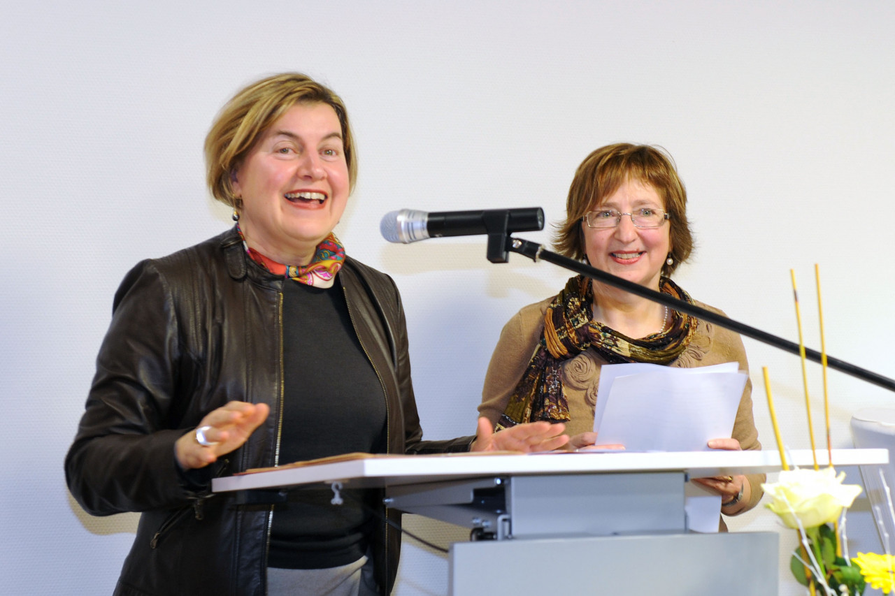 Direktorin Dagmar Scherer (links) und Hausleiterin Annette Blug